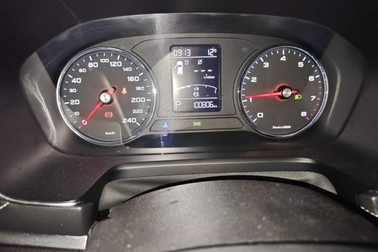 Used Roewe RX5 2018 20T Two-Wheel Drive Automatic Internet Smart Edition