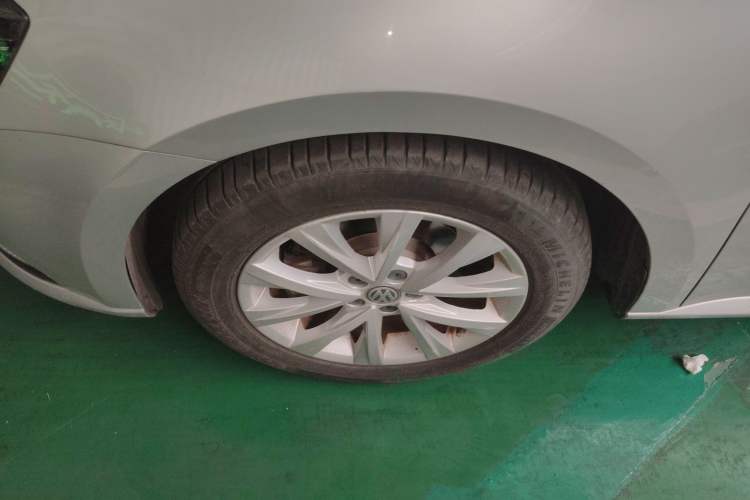 Used Volkswagen Lavida 2015 1.6L Manual Comfort Edition Left Front Wheel Hub