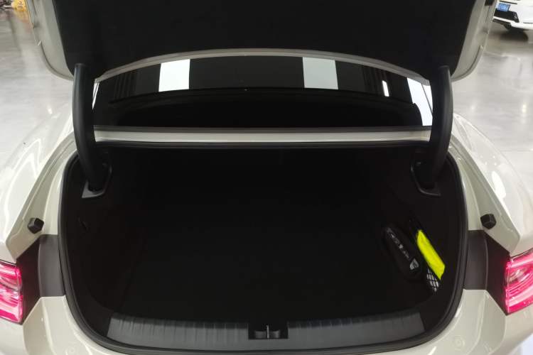 Used Xiaomi Auto SU7 2024 Rear-Drive Ultra-Long Range Advanced Pro-Level Intelligent Driving Version
