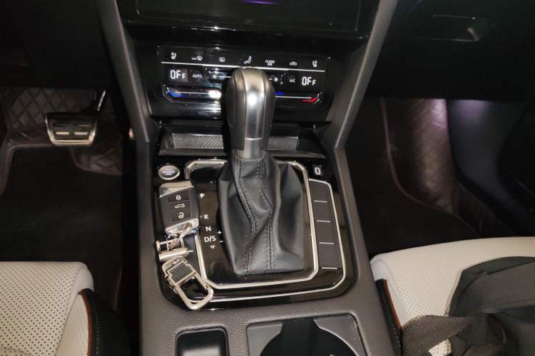 Used Volkswagen Magotan 2023 2 Million Units Commemorative Edition 330TSI DSG Luxury Version
