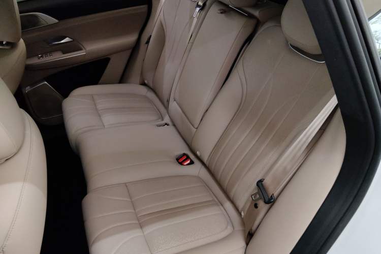 Used XPeng G9 2025 625 Long-Range Max Left Rear Seat