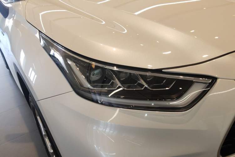 Used Toyota Highlander 2024 2.5L Smart Electric Hybrid Dual-Motor Two-Wheel-Drive Elite Edition 5 Seats Right Front Headlight