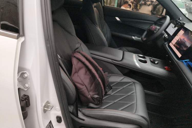 Used CHANGAN CS75 PLUS 2025 4th Generation UItra 2.0T New Blue Whale Smart Intelligent Powertrain Version Right Front Seat