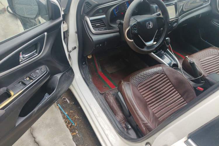 Used Honda Crider 2013 1.8L automatic luxury edition Driver Seat