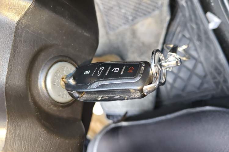 Used Nissan Paladin 2008 2.4L 4x4 Standard Edition Vehicle Key