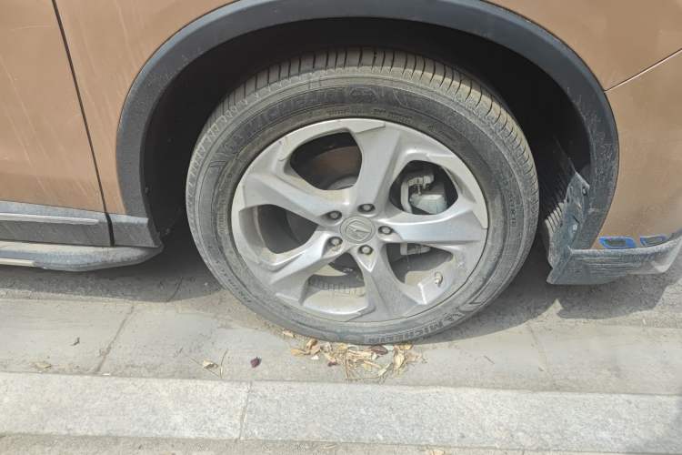 Used Acura CDX 2016 1.5T Two-Wheel Drive Deluxe Edition Right Front Wheel Hub