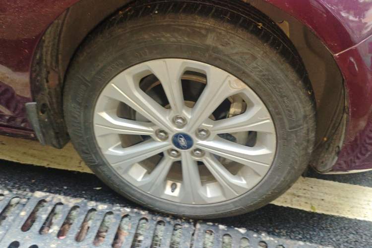 Used Ford Escort 2015 1.5L Automatic Fashion Model