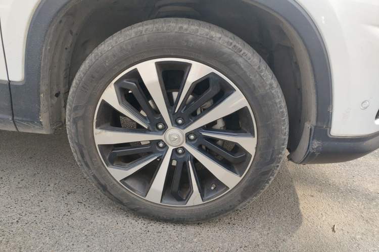Used CHANGAN CS75 2018 280T Automatic Luxury Edition China V Standard Right Front Wheel Hub