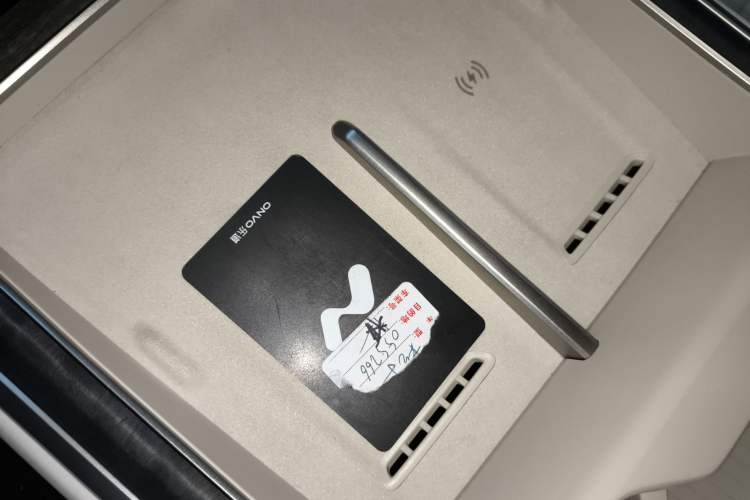 Used ONVO Luxeed L90 2025 Model—Pro Six-Seater Version