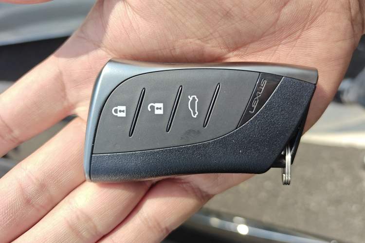 Used Lexus ES 2025 200 Premium Edition Vehicle Key