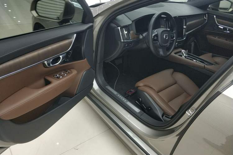 Used Volvo S90 2021 B5 Zhiyuan Luxury Edition