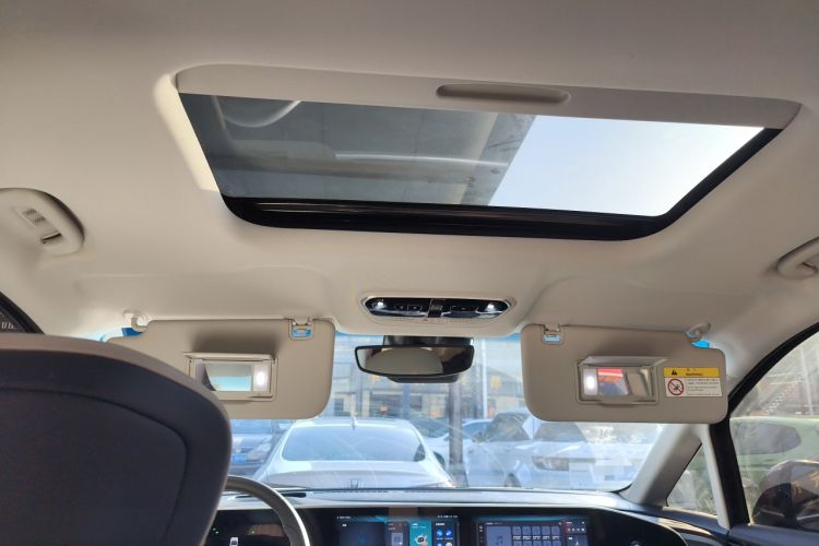 Used SAIC MAXUS G90 2023 2.0T Xingyun 7-Seater Version
