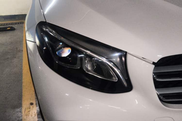 Used Mercedes-Benz GLC 2018 GLC 260 4MATIC Luxury Model
