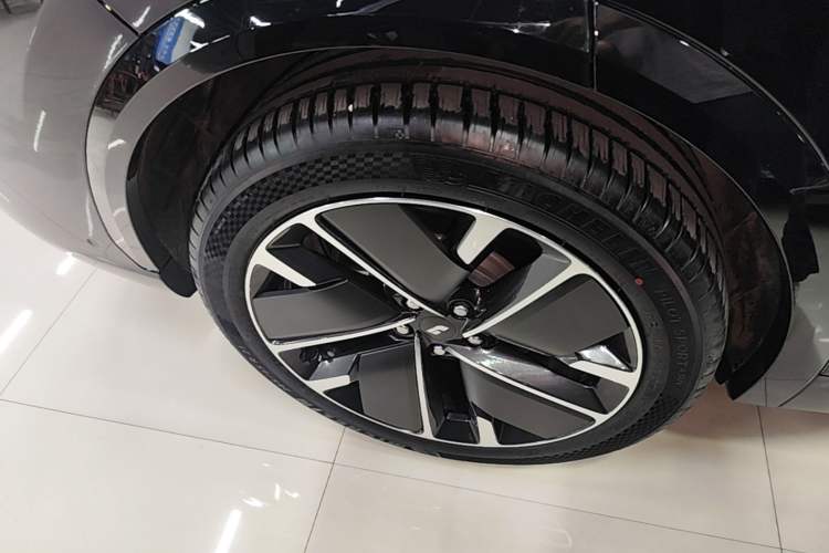 Used Li Auto L7 2025 Max Smart Refresh Edition Right Rear Wheel Hub