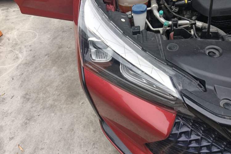 Used Dongfeng Aeolus Yixuan 2021 230T Automatic Zuiying Knight Edition Right Front Headlight