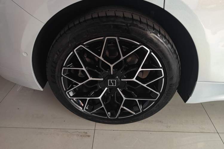 Used Zeekr 001 2025 WE Edition 100 kWh Rear-Wheel Drive