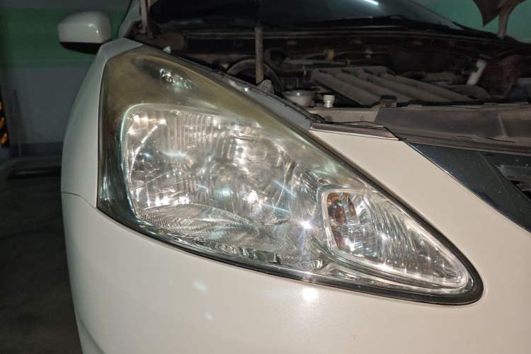 Used Nissan Tiida 2011 1.6L CVT Comfort Model Right Front Headlight