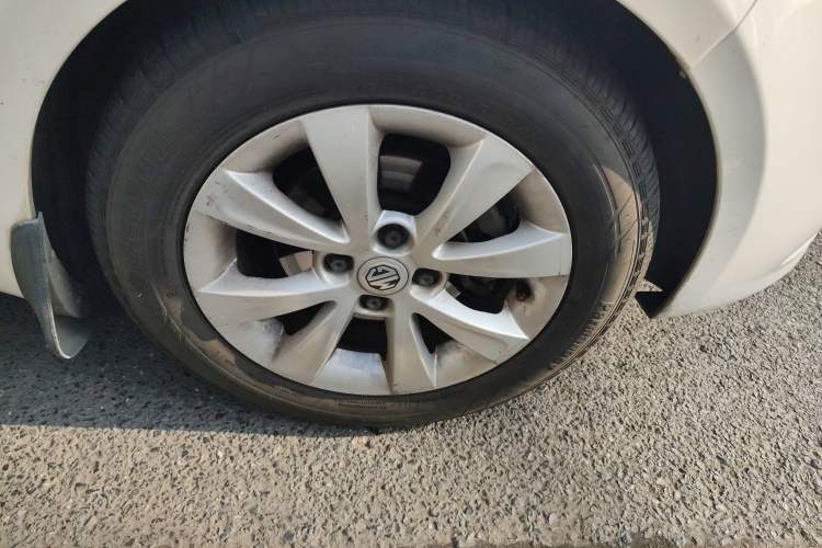 Used MG 3 2013 1.5L AMT Elite Edition Right Front Wheel Hub