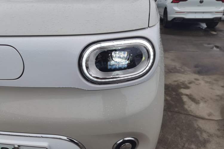 Used Wuling Hongguang MINIEV 2024 3rd Generation 215km Advanced Version Left Front Headlight