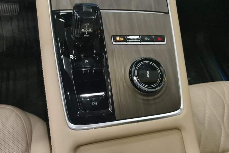 Used Geely Auto Monjaro L 2025 Dongfang Yao 2.0TD Automatic Lanxing Edition
