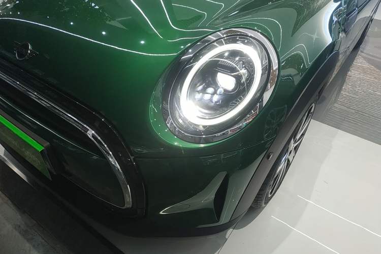 Used MINI MINI 2023 Updated 1.5T COOPER Artist