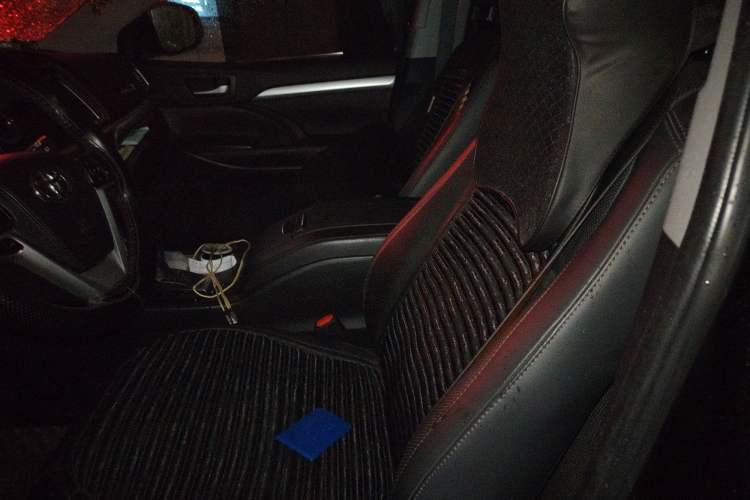 Used Toyota Highlander 2018 2.0T Four-Wheel Drive Luxury Version 7 Seats China VI Standard
