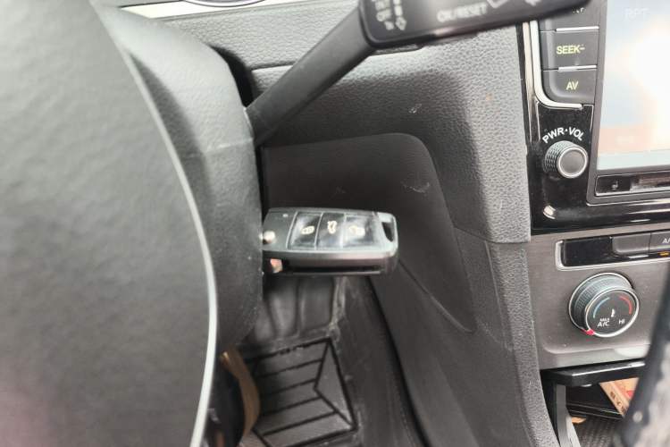 Used Volkswagen Golf 2014 1.4TSI Automatic Comfort Model Vehicle Key