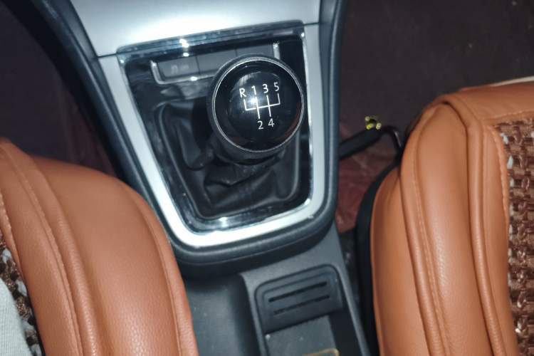 Used Volkswagen Gran Lavida 2013 1.6L Manual Comfort Model
