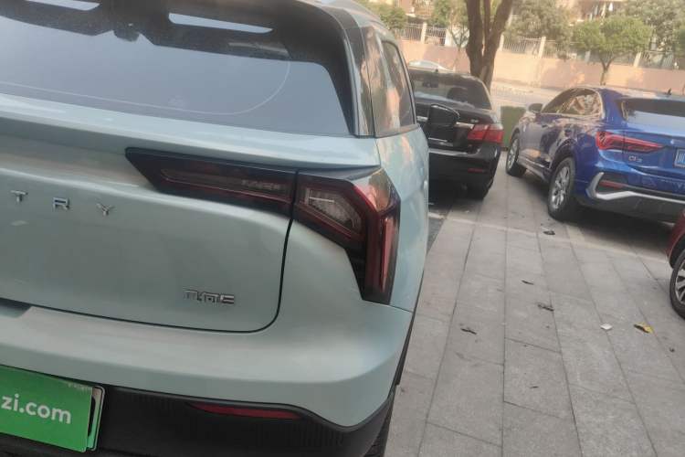 Used Geometry E Firefly 2023 320KM Cute & Handsome Tiger 5 Seats
