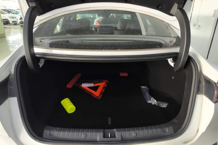 Used BYD Qin L 2025 DM-i Smart Drive 120KM Superior Model
