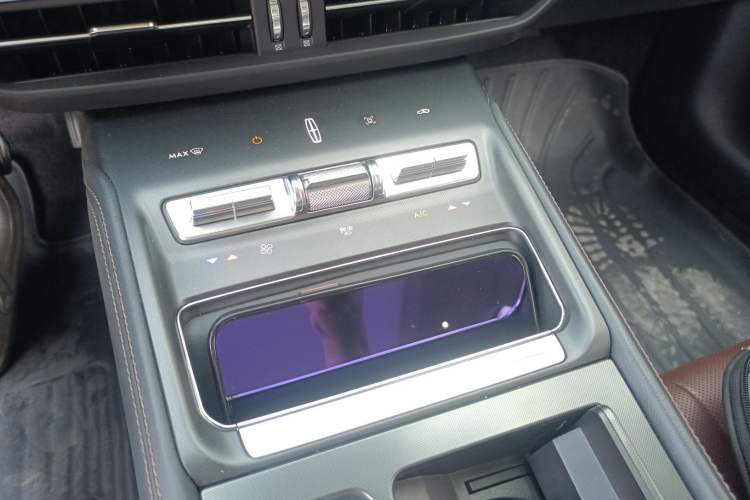 Used Lincoln Z 2025 2.0T Prestige Hybrid Edition Gear Lever