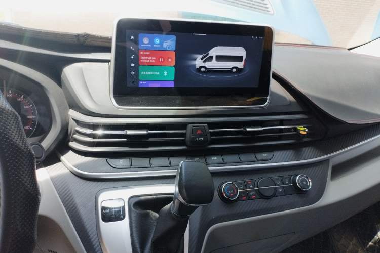 Used SAIC MAXUS Xintu V90 2022 2.0T AMT Yunjie Front-Wheel-Drive Short Wheelbase High-Roof with Single Rear Tire and 6 Seats
