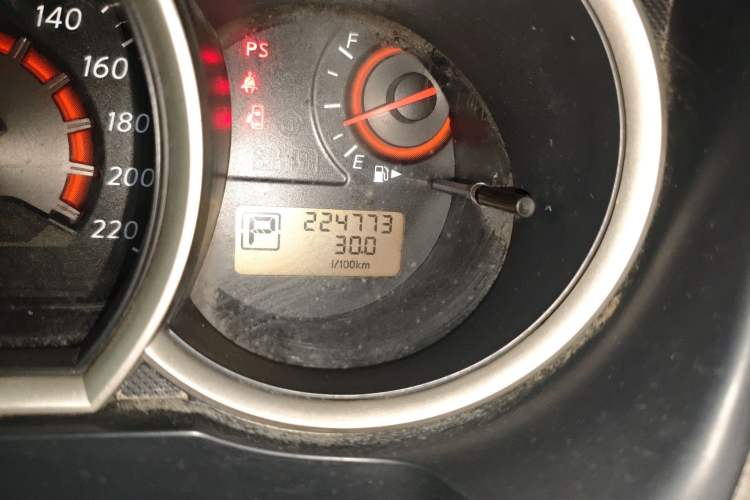 Used Nissan Sylphy 2012 Classic 1.6XE Automatic Comfort Edition Odometer Close Up