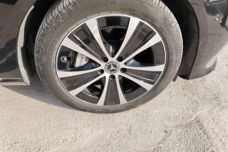 Used Mercedes-Benz E-Class New Energy 2022 Restyled E 350 e L Plug-in Hybrid Sedan Right Front Wheel Hub