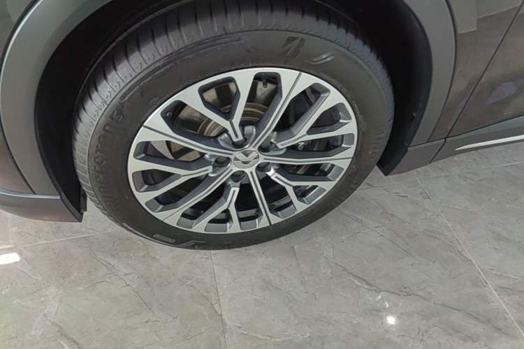 Used Nio ES6 2024 75 kWh Left Front Wheel Hub