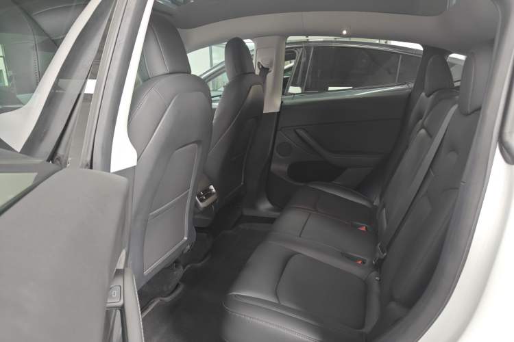 Used Tesla Model Y 2021 Long-Range All-Wheel-Drive Version Left Rear Seat