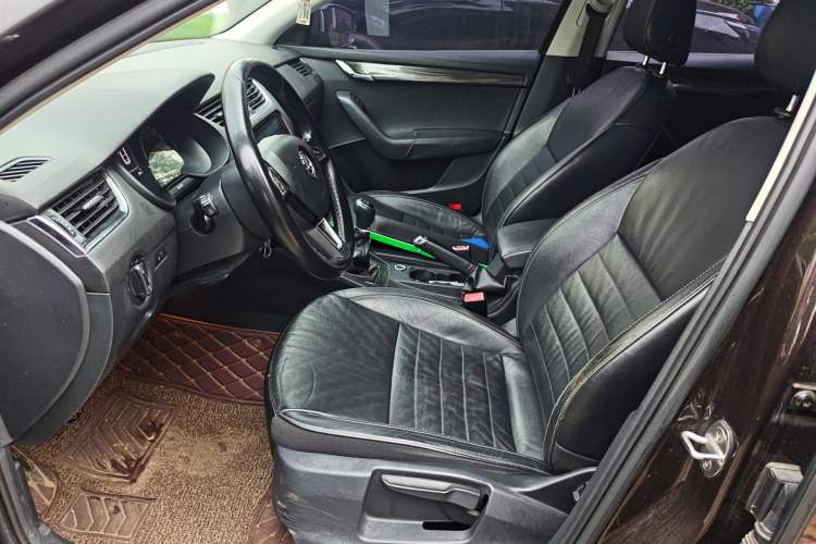 Used Skoda Octavia 2016 1.6L Manual Smart Drive Version Left Front Seat