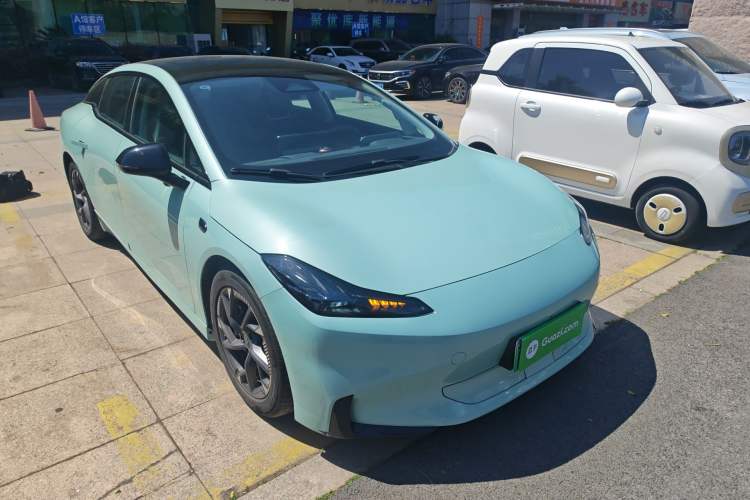 Used Hyptec GT 2023 560 Rear-Drive Seven-Wing Edition Front Right 45 Deg