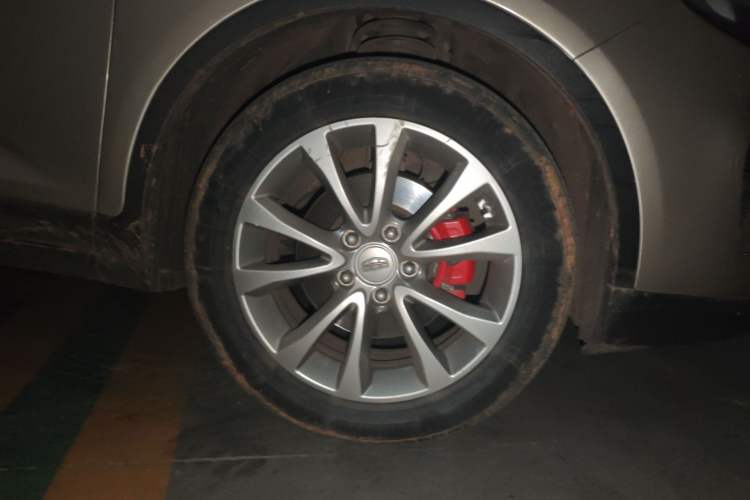 Used Geely Auto Emgrand GS 2016 Sports Edition 1.8L Manual LingShang Model Right Front Wheel Hub