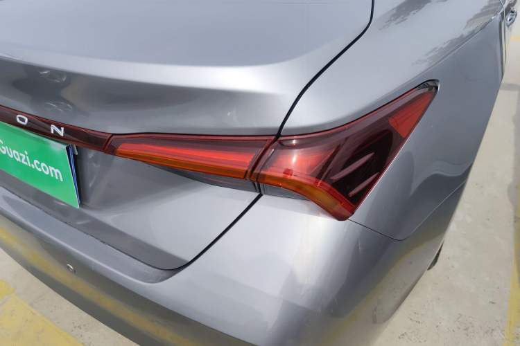 Used Toyota Avalon 2019 2.0L Luxury Edition China VI Standard Right Rear Taillight
