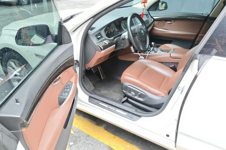 Used BMW 5 Series GT 2014 528i Leading Model Driver Seat