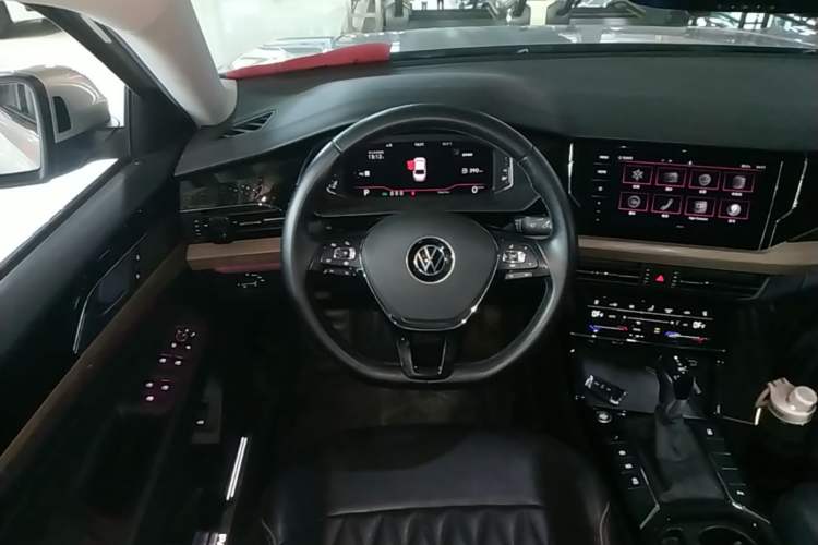 Used Volkswagen Passat 2021 330TSI Luxury Edition
