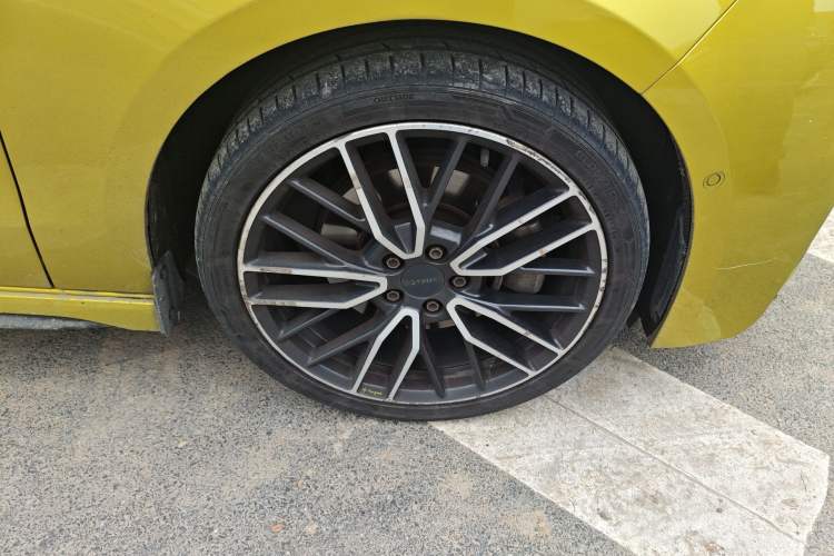 Used Lynk & Co 03 2022 03+ 2.0TD Automatic Wind-Chasing Edition Right Front Wheel Hub