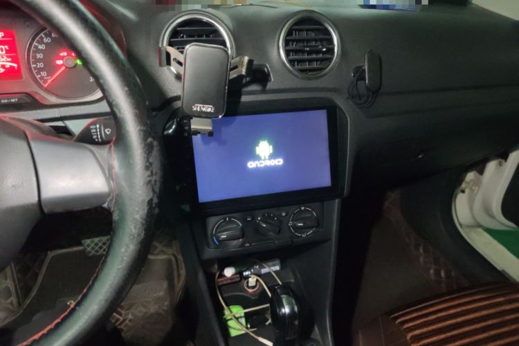 Used Volkswagen Jetta 2015 Value Edition 1.6L Automatic Fashion Version Audio And AC Panel