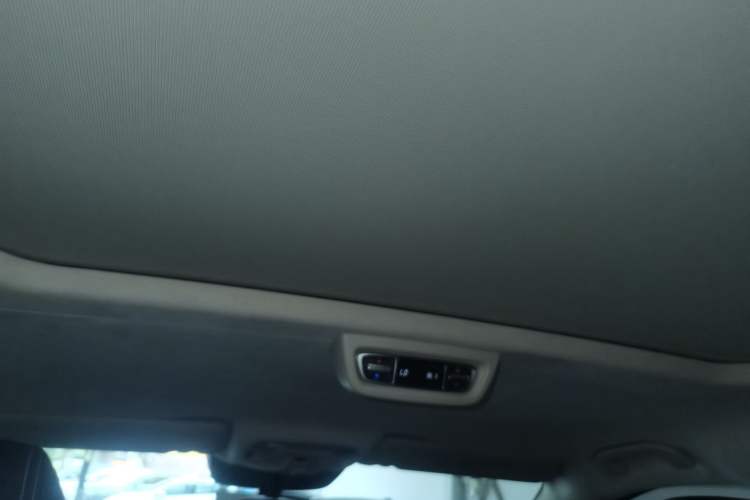 Used Mercedes-Benz V-Class 2022 V 260 L Long-wheelbase Luxury Edition Headliner