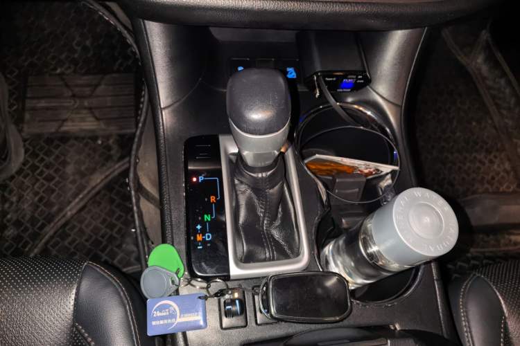 Used Toyota Highlander 2018 2.0T Four-Wheel Drive Luxury Edition 7 Seats China V Emission Standard