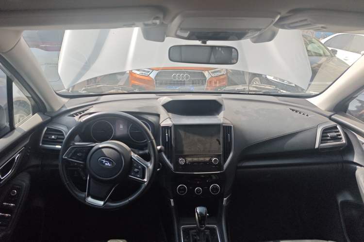 Used Subaru Forester 2021 2.0i Luxury Edition Center Console