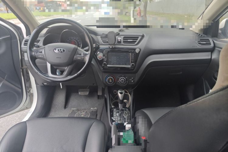 Used Kia K2 2012 Hatchback 1.6L AT Premium Center Console