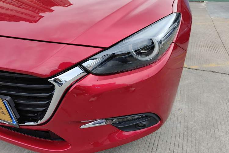 Used Mazda 3 Axela 2017 Hatchback 1.5L Automatic Luxury Model Emission Standard China V
