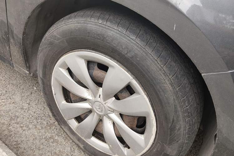 Used Citroen Elysee 2014 1.6L Manual Fashion Edition Right Front Wheel Hub